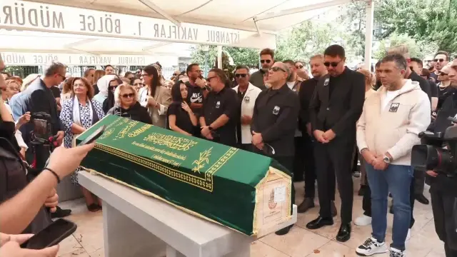 A funeral ceremony was held for the singer Metin Arolat.