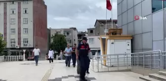 Ehliyetsiz Motosiklet Sürücüsüne Ceza Yazdığı İçin Polis Memuruna Sandalye ile Saldırdılar