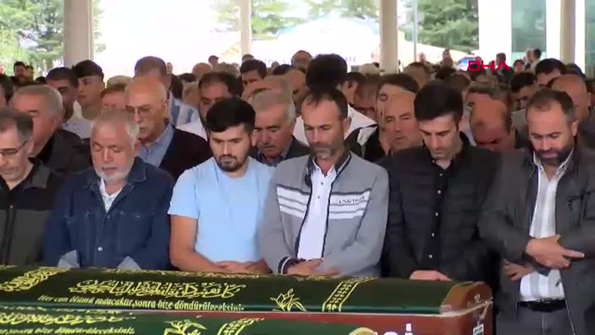 Ankara'da Pencereden Düşen Genç İçin Cenaze Töreni