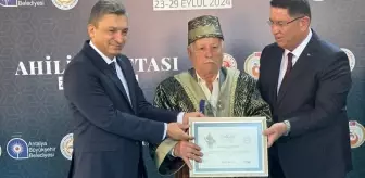 Antalya'da Yılın Ahisi Ödülü Durmuş Daran'a Verildi