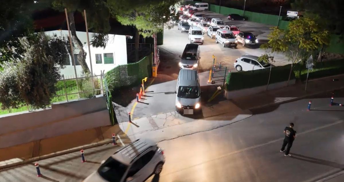 İzmir'de Aranan 149 Şüpheli Gözaltına Alındı