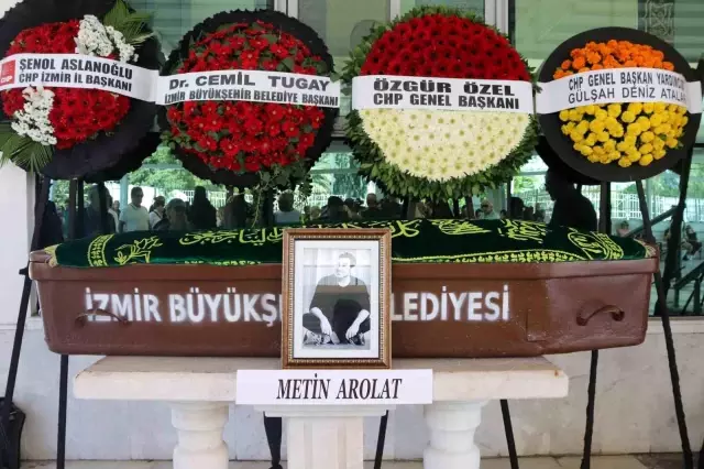 A Funeral Ceremony Held in İzmir for Singer Metin Arolat