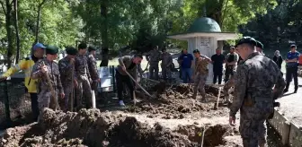 Şehit Polis Memuru Mehmet Erçin'in Mezarları İlçe Merkezine Nakledildi