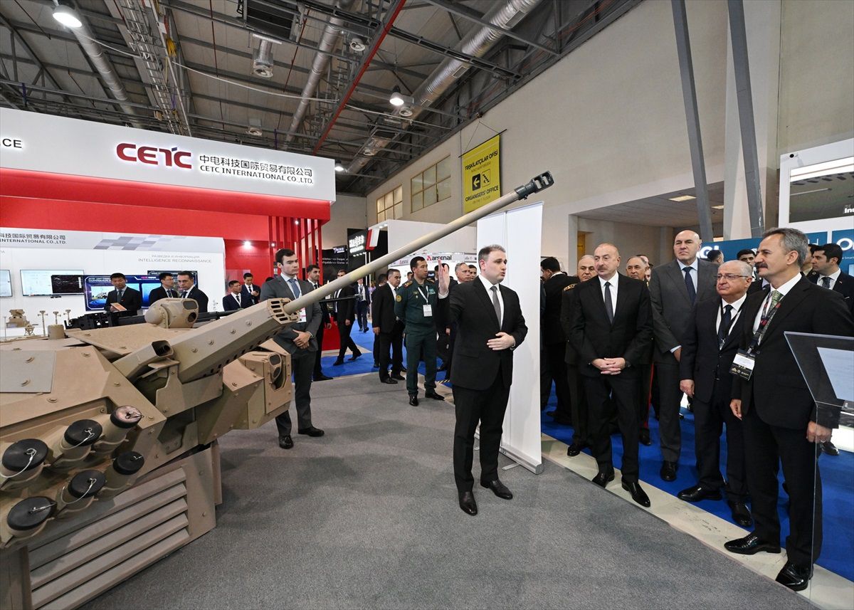 Aliyev, ADEX 2024 Fuarını Ziyaret Etti