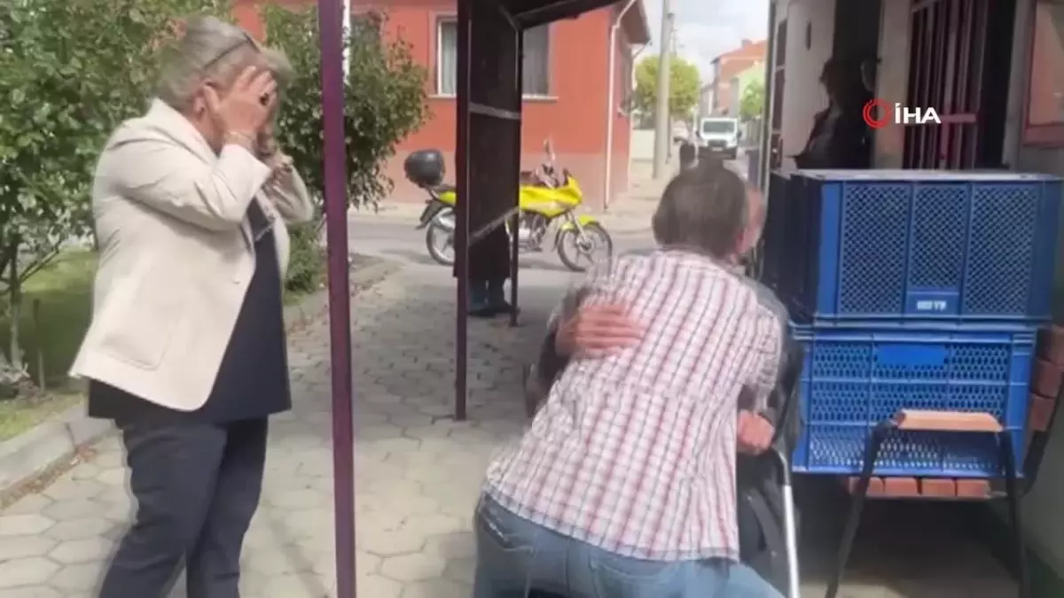 Küstüğü Baba Ocağına 47 Yıl Sonra Dönen Adam Gözyaşlarıyla Kardeşiyle Kavuşturdu