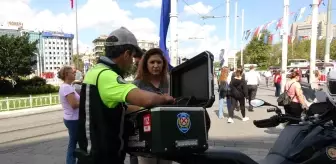 Taksim'de Motosiklet Sürücülerine Denetim: 15 Bin Lira Ceza