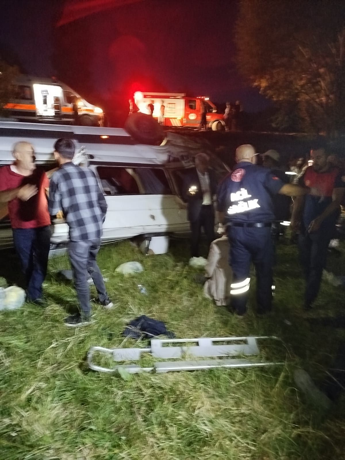 Diyarbakır Karayolunda Minibüs Kazası: 13 Yaralı