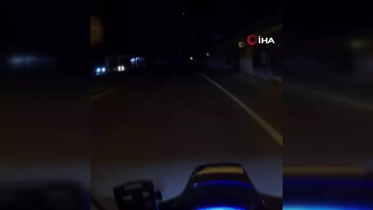 Şehit polis Şeyda Yılmaz için denetim yapan polislere çiçek verdi