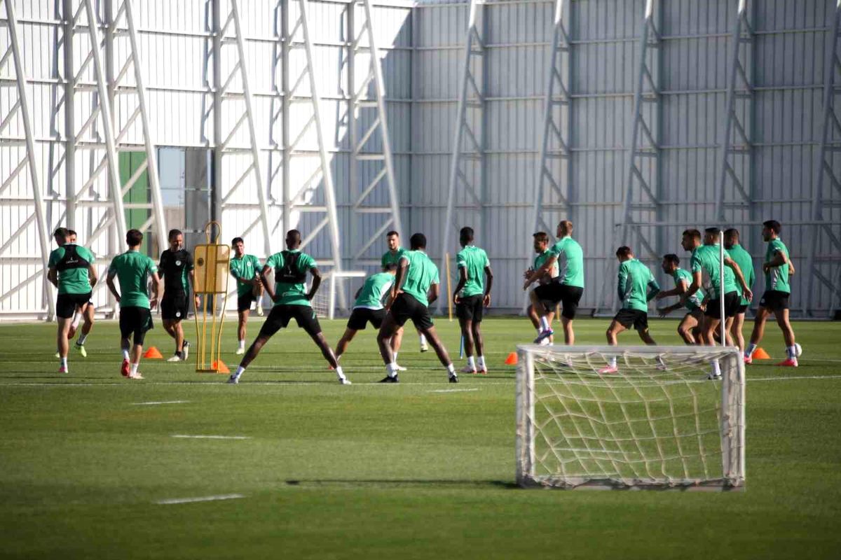 Konyaspor, Trabzonspor Maçı İçin Hazırlıklarını Sürdürüyor