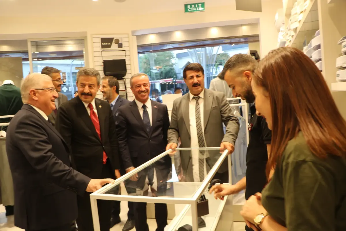 Bakan Güler, Esnaf Ziyareti ve AK Parti İl Başkanlığı Toplantısı Gerçekleştirdi