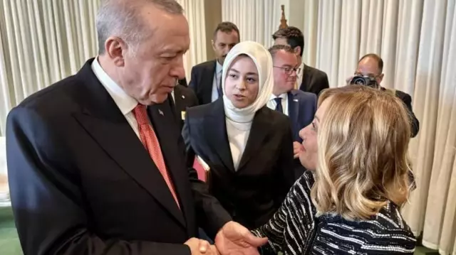 Meloni's sincere expressions during her meeting with Erdoğan became a topic of discussion.