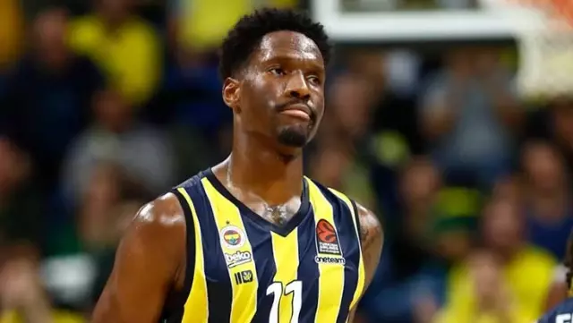 Fenerbahçe's basketball player Hayes-Davis, who made a post about the alleged genocide, has released an apology statement.