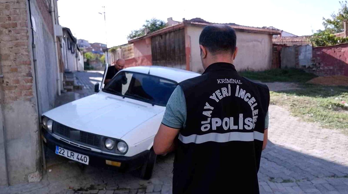 Edirne'de Park Halindeki Araçla Kaçan Çocuk Hırsızlar Kazada Yakalandı