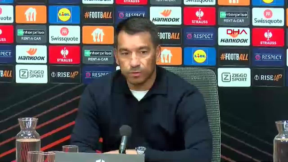Beşiktaş Teknik Direktörü Van Bronckhorst, Ajax Maçını Değerlendirdi