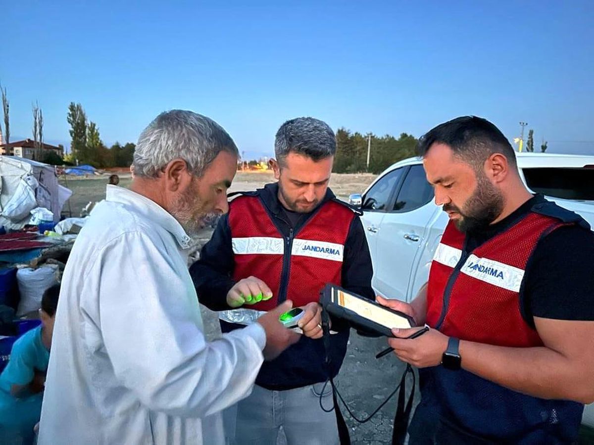 Eskişehir'de Yabancı Uyruklulara Denetim: 11 Kişiye Ceza, 19 Kişi Deport Edildi