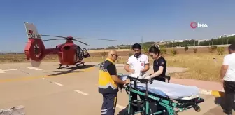 Kafasına Demir Düşen 83 Yaşındaki Hasta Ambulans Helikopterle Hastaneye Sevk Edildi