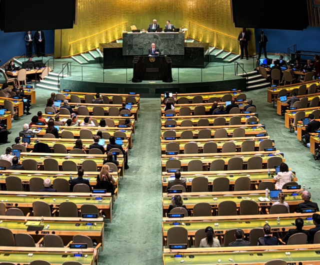 A big shock for the killer Netanyahu! They left the hall while he was speaking at the UN podium