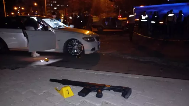 A father and his 4 children shot in the middle of the street with a long-barreled weapon