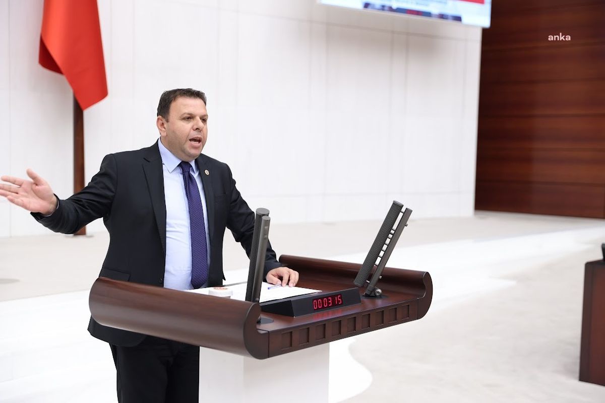 CHP Genel Başkanı Özel, Ediz Ün'ün İstifasını İstedi