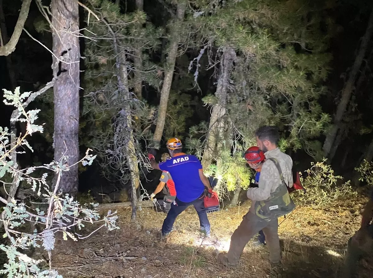 Kargı'da Motosiklet Dere Yatağına Düştü: Baba ve Oğul Kurtarıldı