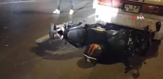 Pendik'te Otomobil Motosiklete Çarptı: 1 Yaralı