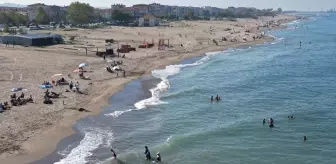 Sakarya'da Güneşli Hava Sahilde Yoğunluk Oluşturdu