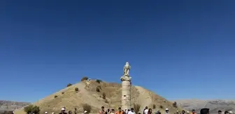 Üniversite Öğrencileri Nemrut Dağı'nda Trekking Etkinliği Düzenledi