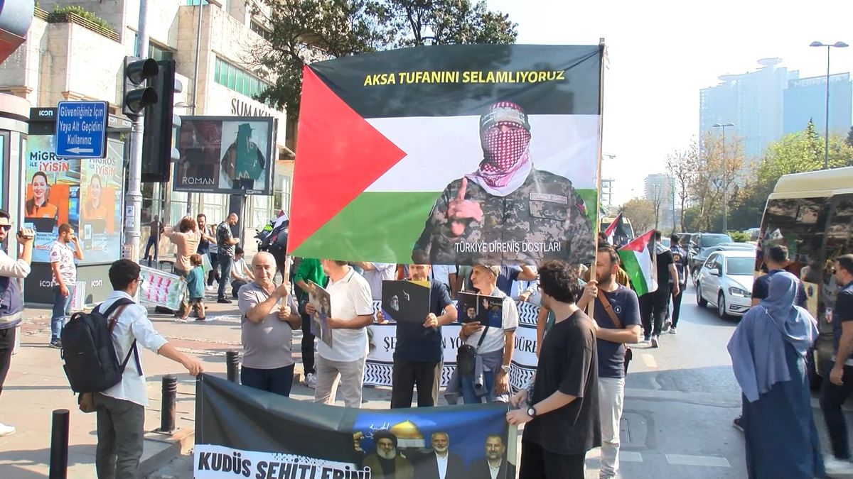 İsrail Konsolosluğu Önünde Protesto Gösterisi
