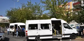 Siverek'te Minibüs ve Otomobil Çarpıştı: 7 Yaralı