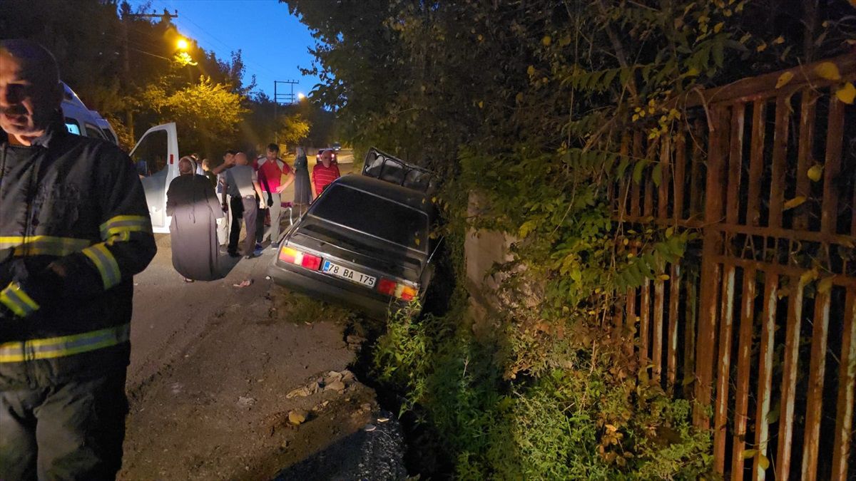 Karabük'te İki Trafik Kazasında 3 Kişi Yaralandı