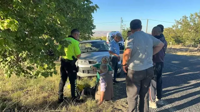 Önünde namaz kıldığı aracın altında kaldı