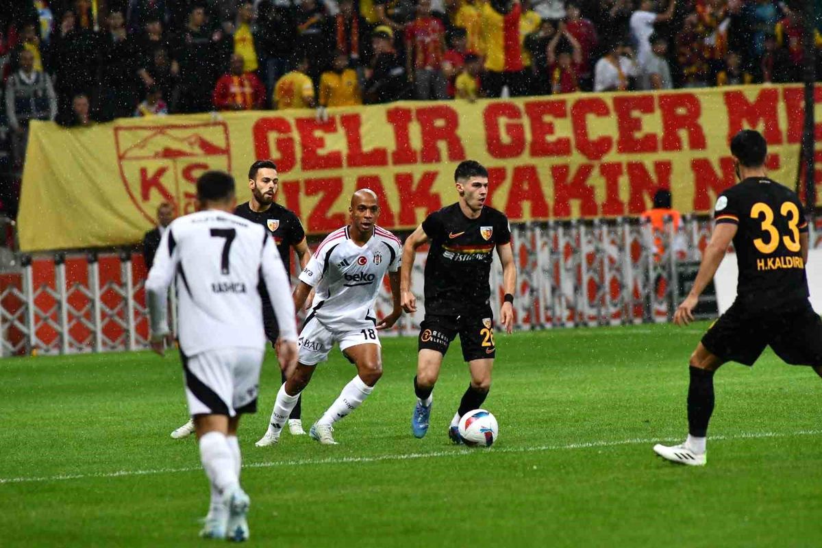 Kayserispor ve Beşiktaş Süper Lig'de Karşı Karşıya