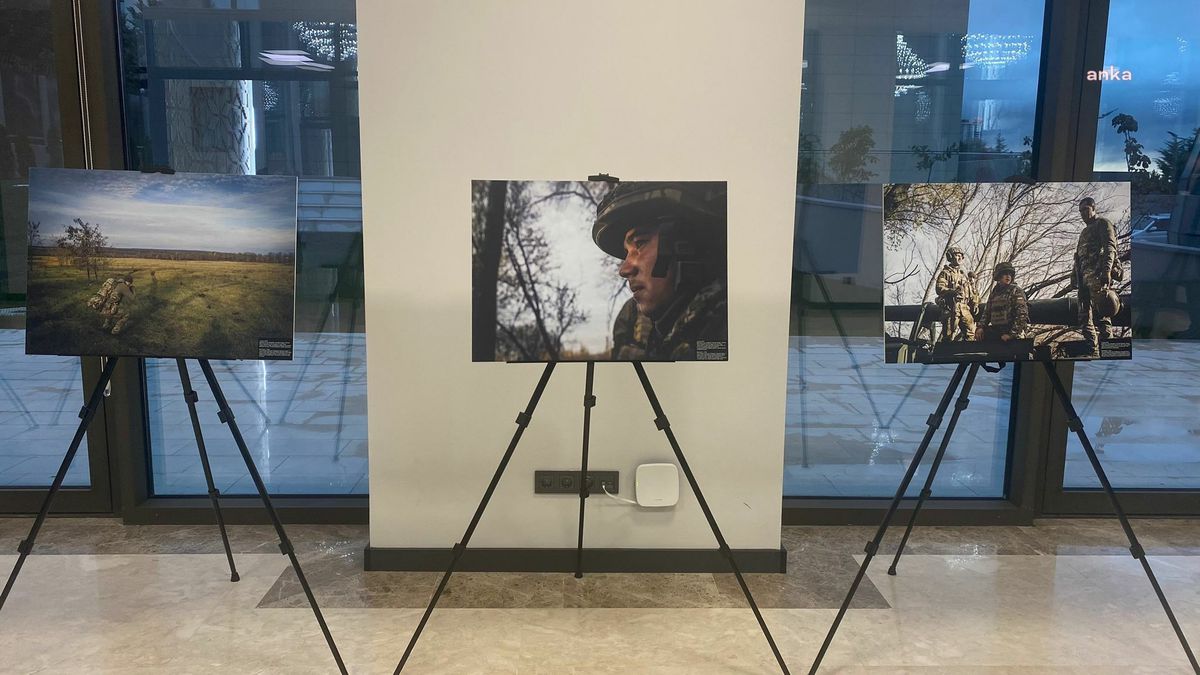 Ukrayna Savunucuları Günü Fotoğraf Sergisi Ankara'da Açıldı