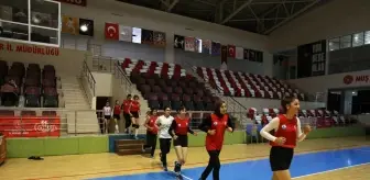 Muşlu Kızlar Voleybolda 1. Lig Hedefiyle Hazırlanıyor