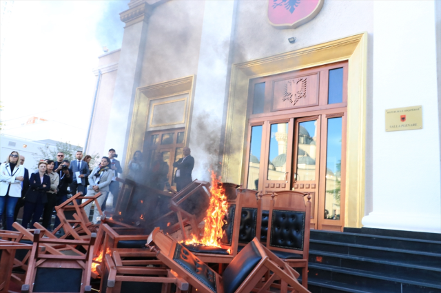 There are worse than our people! In Albania, deputies who couldn't contain themselves set the parliamentary chairs on fire