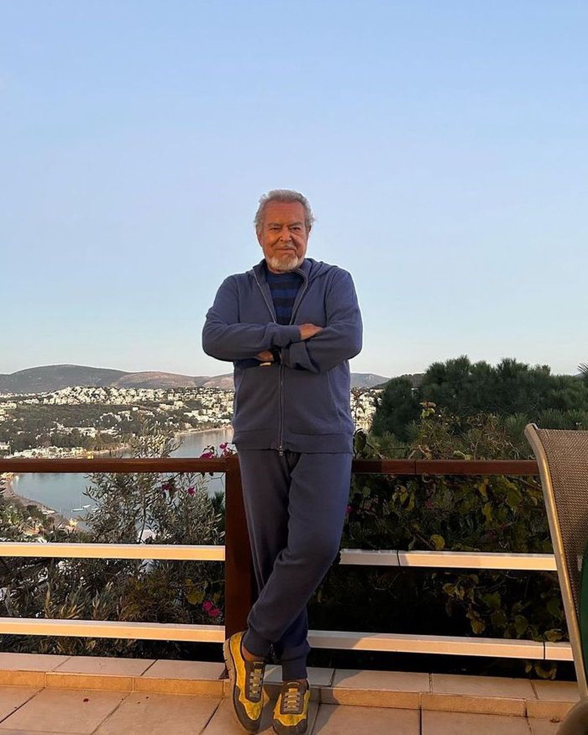 Ünlü Gazeteci Güneri Civaoğlu Hayatını Kaybetti
