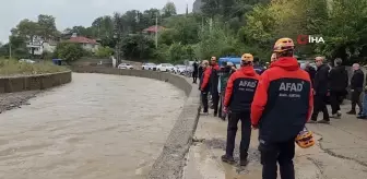 AFAD Başkanı Memiş, Ilıksu'da incelemelerde bulundu