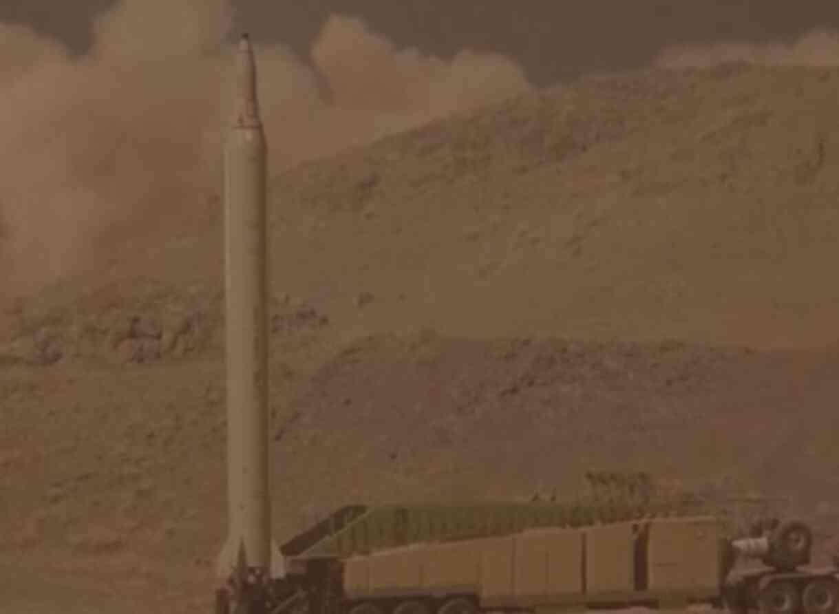 Beklenen oldu! İran, İsrail'i füzelerle vurdu Beklenen oldu! İran, İsrail'i füzelerle vurdu