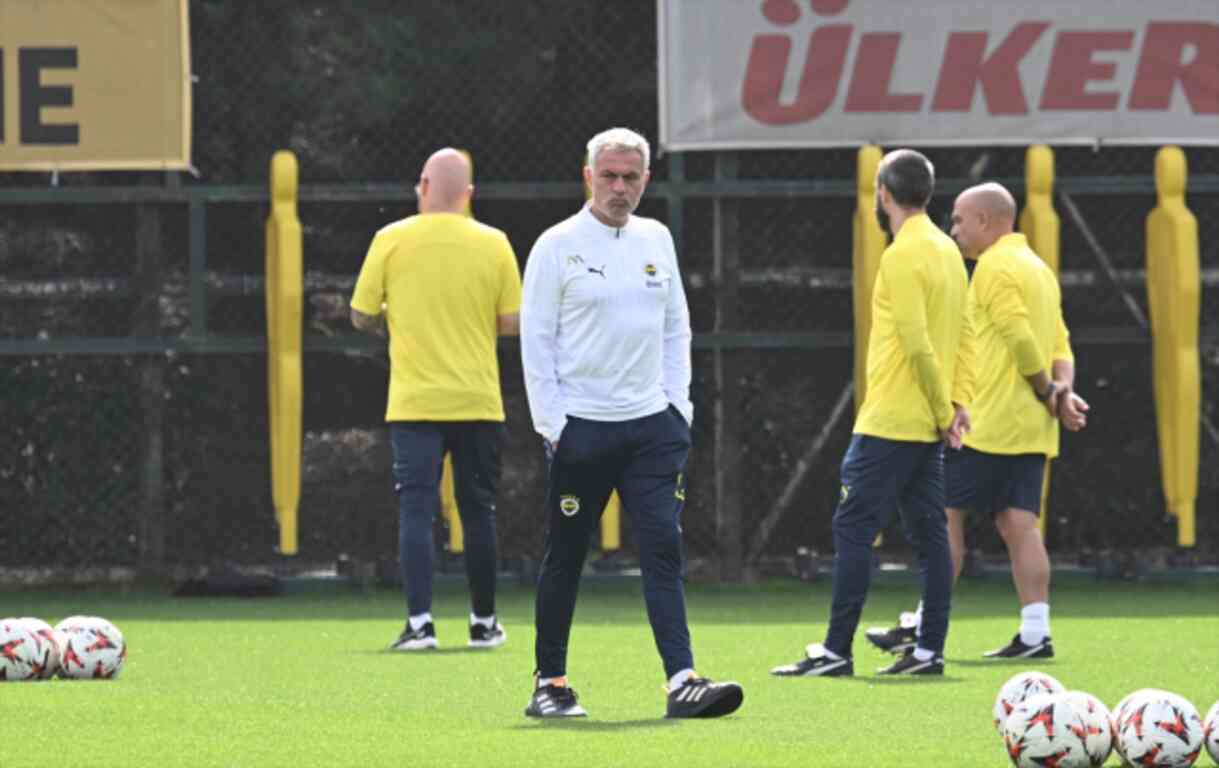Twente Fenerbahçe maçı hangi kanalda? UEFA Twente Fenerbahçe maçı şifresiz mi?