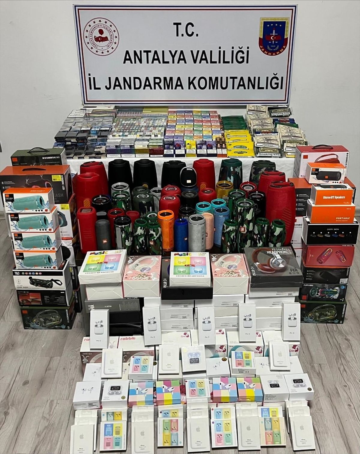 Manavgat'ta Kaçakçı Operasyonu: 2 Gözaltı