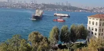 İstanbul Boğazı'nda 2 yük gemisi çarpıştı