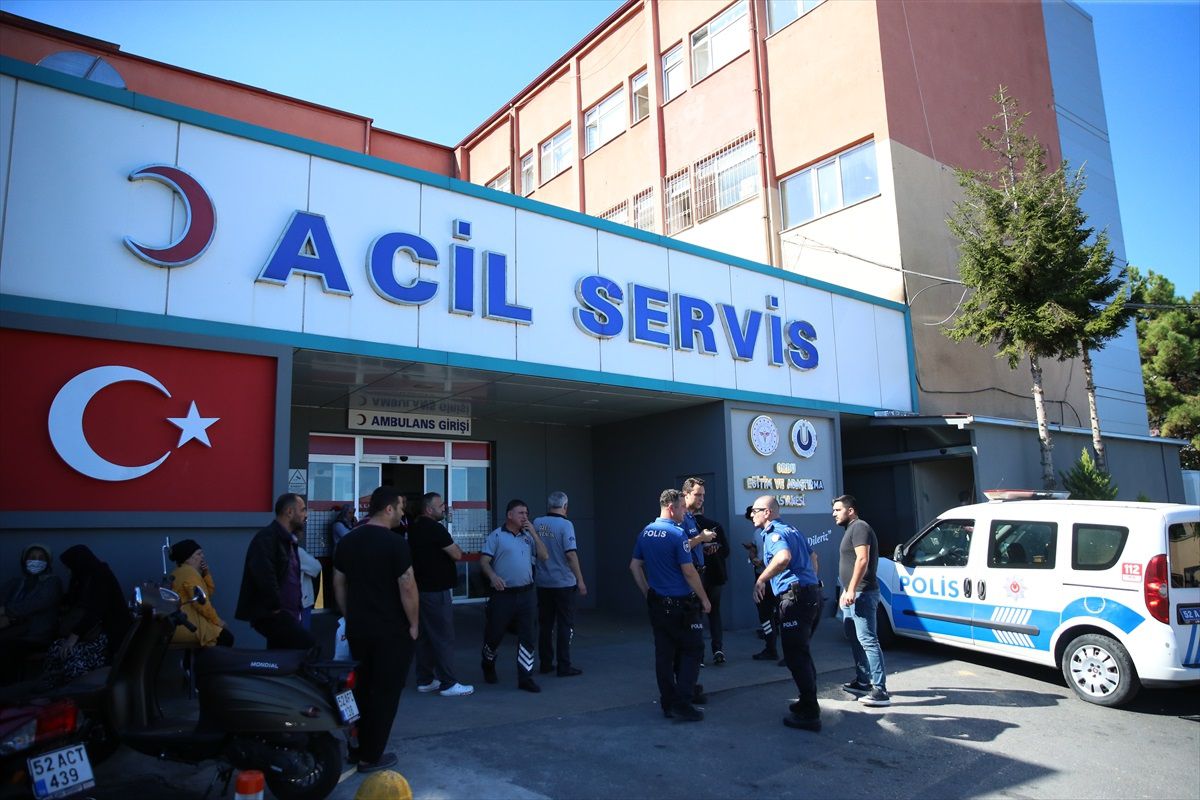 Ordu'da Hastane İçinde Bıçaklı Kavga: Temizlik Görevlisi Yaralandı