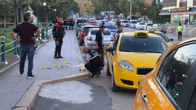 Taşınma kavgasında, nişanlısını yaraladı, polisler peşine düşünce kafasına sıktı