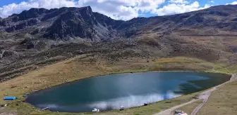 Krater Gölleri, Doğa Aşığı Ziyaretçilere Büyülü Bir Deneyim Sunuyor