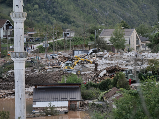 Bosna Hersek'te Sel Felaketi: 14 Kişi Hayatını Kaybetti