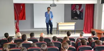 Espiye'de 'Peygamberimiz ve Şahsiyet İnşası' konulu konferans düzenlendi