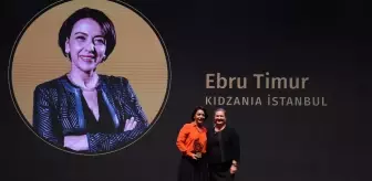 Ebru Timur, Yılın Lideri Ödülünü Kazandı