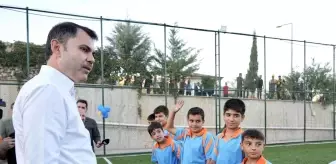 Bakan Kurum, Adıyaman'da Çocuklarla Futbol Oynadı