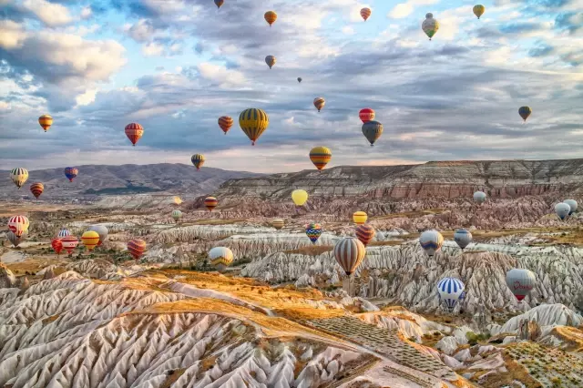 Turkey is racing towards a record in hot air balloon tourism.