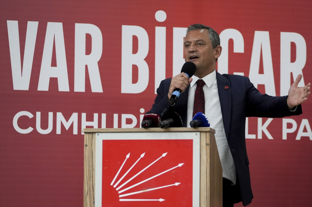 CHP Genel Başkanı Özgür Özel